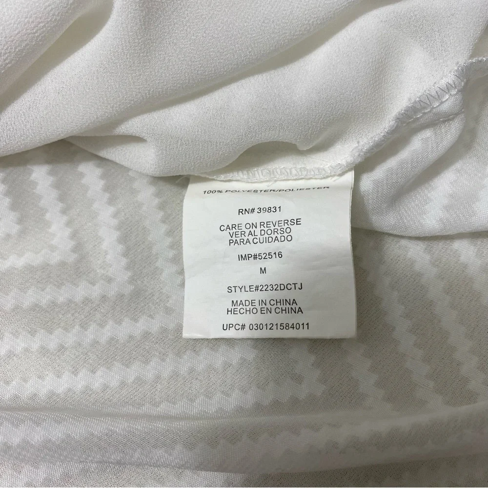 Takara White blouse 3/4 sleeves, 1/2 chain collar size M
